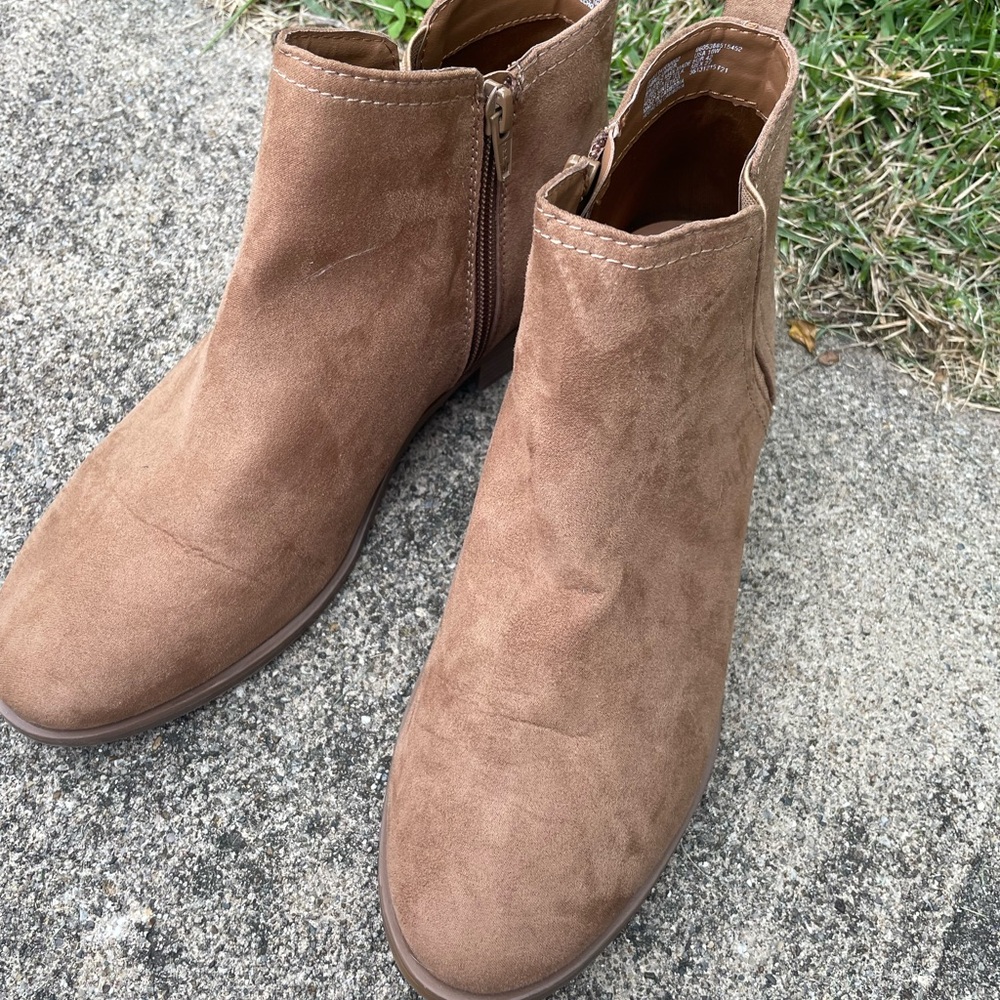 10W Time and Tru Tan Zip Up Booties